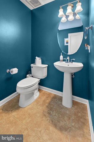 4 RANDOLPH CT, Mickleton, NJ 08056