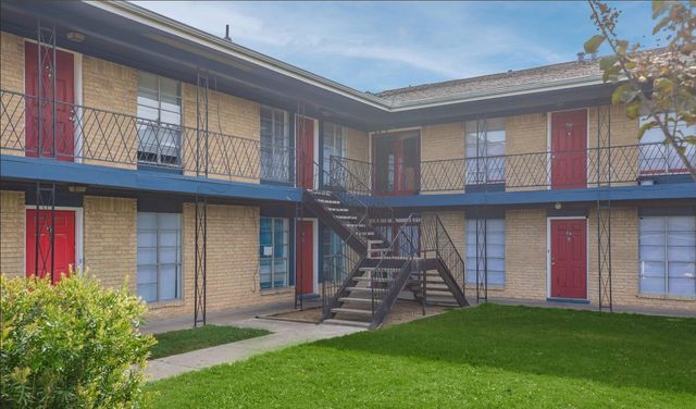 801 S Allen Genoa Road 112, South Houston, TX 77587