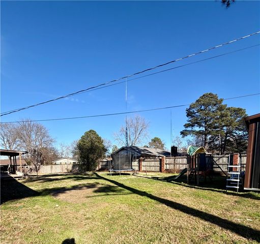 211 S Cumberland Avenue, Russellville, AR 72801