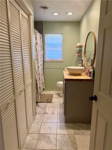 211 S Cumberland Avenue, Russellville, AR 72801