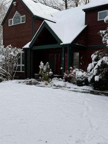 4 Greenlawn Road, Cortlandt Manor, NY 10567