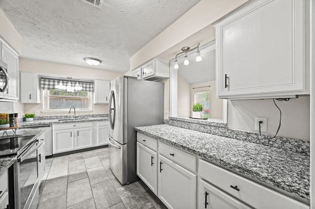 1515 Bamwick Drive, Houston, TX 77090