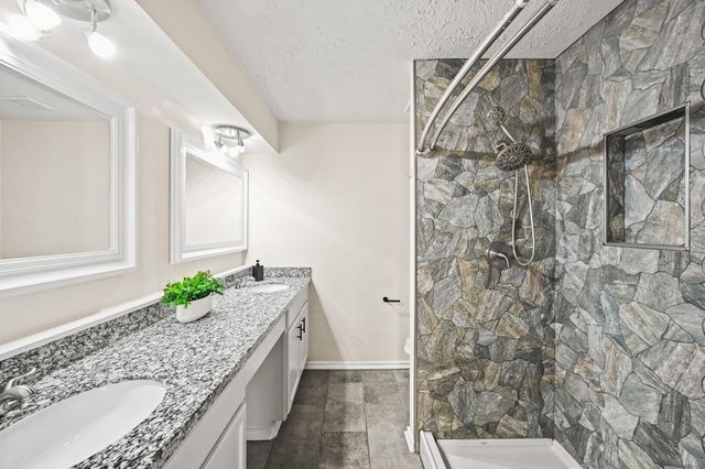 1515 Bamwick Drive, Houston, TX 77090