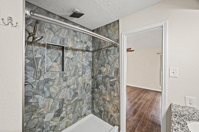 1515 Bamwick Drive, Houston, TX 77090