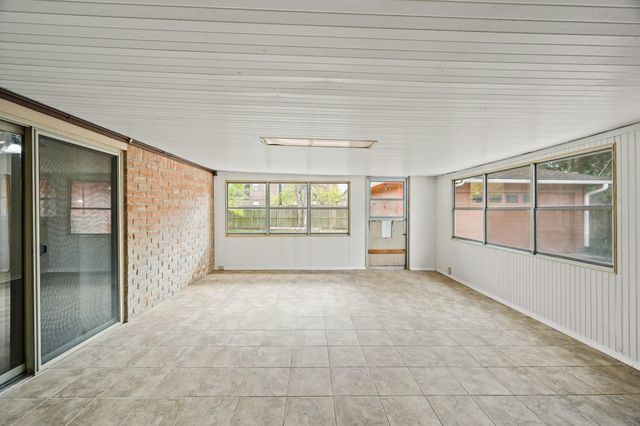 1515 Bamwick Drive, Houston, TX 77090