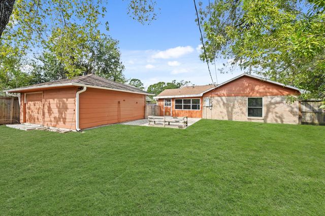 1515 Bamwick Drive, Houston, TX 77090