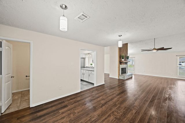 1515 Bamwick Drive, Houston, TX 77090