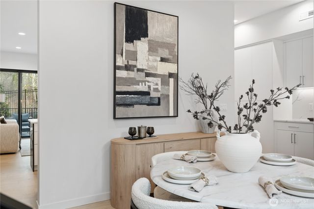 282 118th Avenue SE, Bellevue, WA 98005