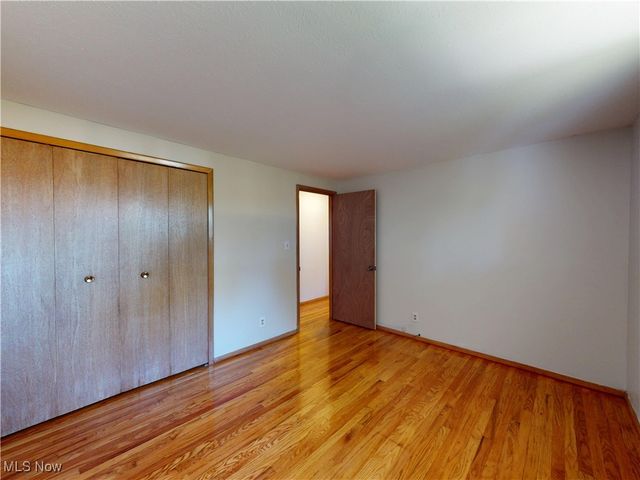 211 W Overlook Drive, Eastlake, OH 44095