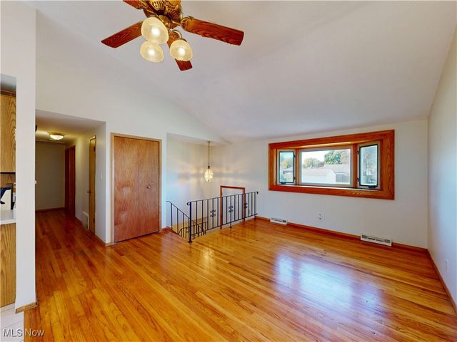 211 W Overlook Drive, Eastlake, OH 44095