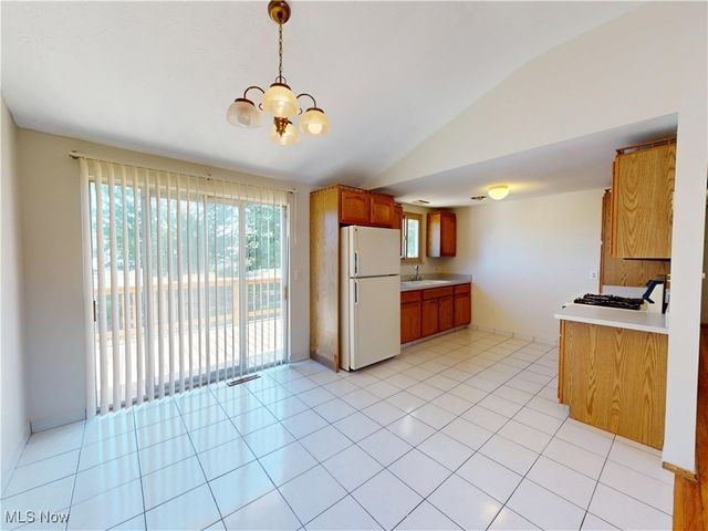 211 W Overlook Drive, Eastlake, OH 44095