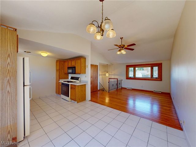 211 W Overlook Drive, Eastlake, OH 44095