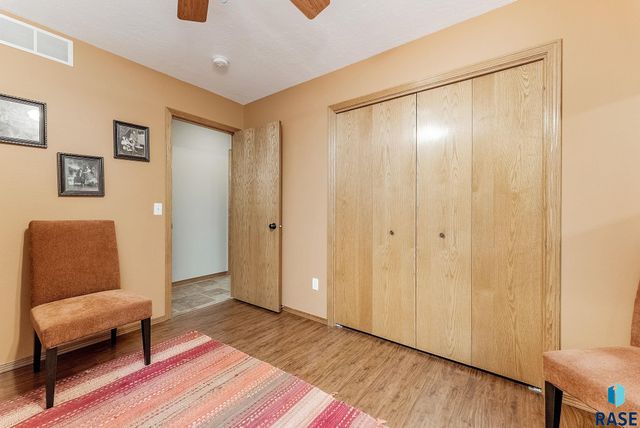 120 N Detroit Ave Avenue, Sioux Falls, SD 57110