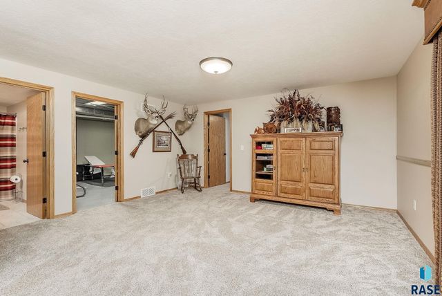 120 N Detroit Ave Avenue, Sioux Falls, SD 57110