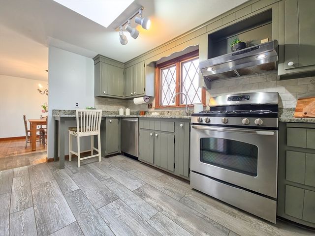 527 S Orleans Rd, Brewster, MA 02631