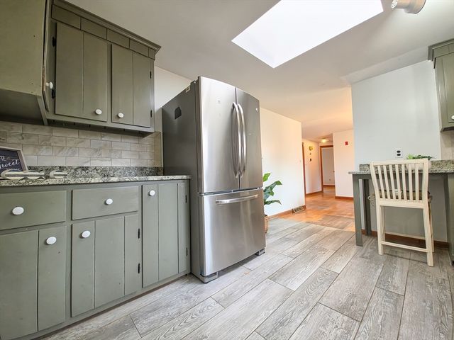 527 S Orleans Rd, Brewster, MA 02631