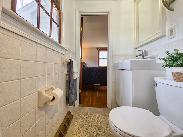 527 S Orleans Rd, Brewster, MA 02631