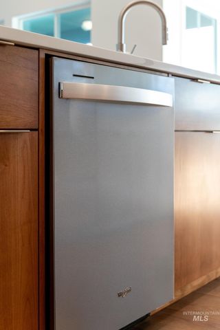 5259 W River Oaks Dr, Meridian, ID 83646