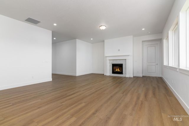 5259 W River Oaks Dr, Meridian, ID 83646