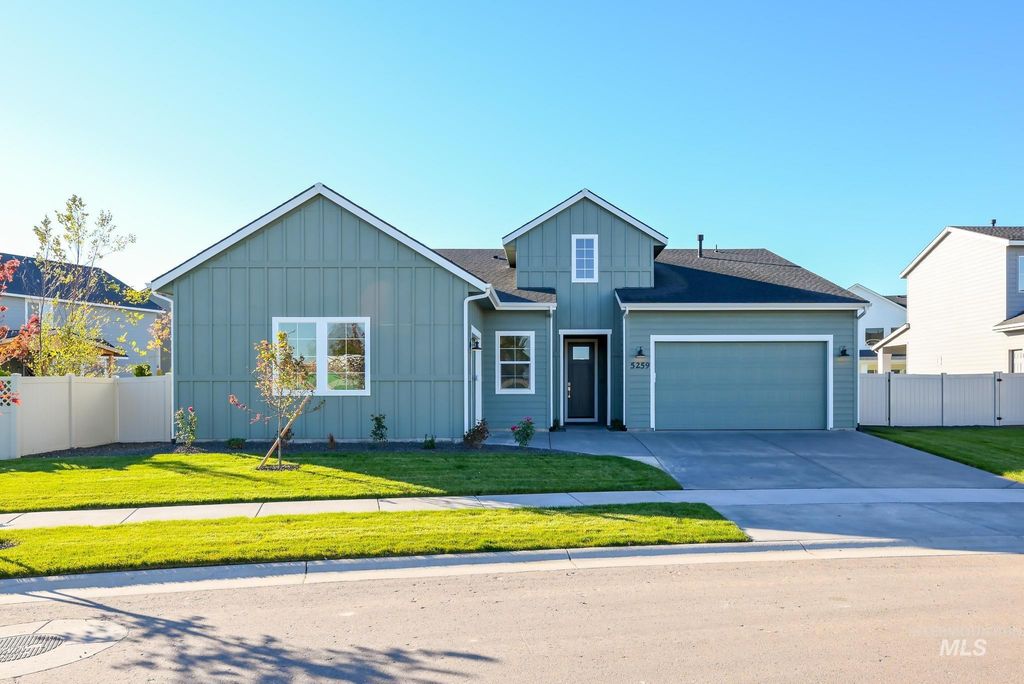 5259 W River Oaks Dr, Meridian, ID 83646