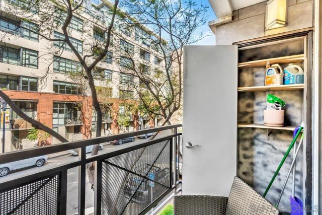 525 11th Ave 1208, San Diego, CA 92101