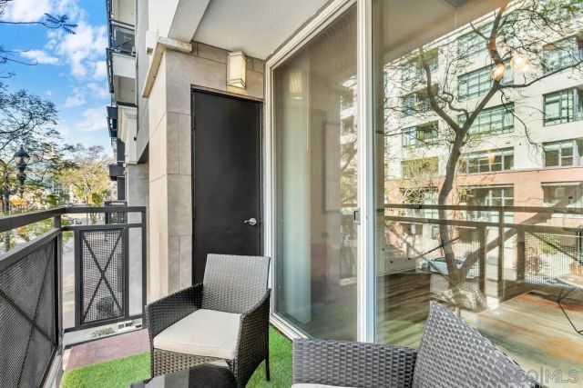 525 11th Ave 1208, San Diego, CA 92101