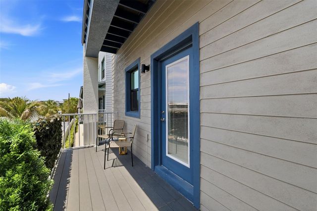 946 HIGHLAND AVENUE 16, Dunedin, FL 34698