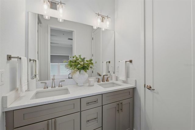 946 HIGHLAND AVENUE 16, Dunedin, FL 34698