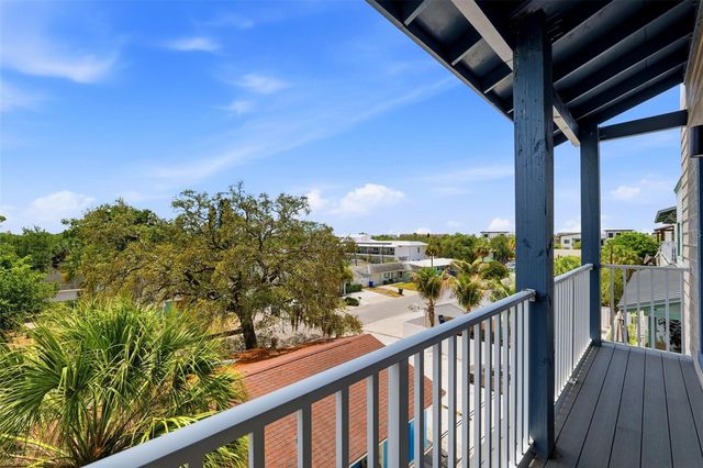 946 HIGHLAND AVENUE 16, Dunedin, FL 34698