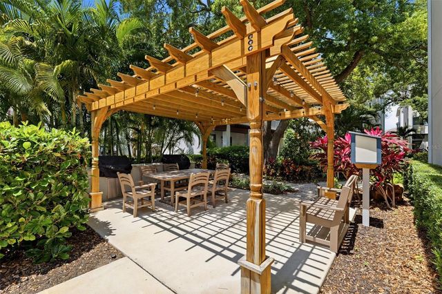 946 HIGHLAND AVENUE 16, Dunedin, FL 34698