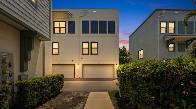 946 HIGHLAND AVENUE 16, Dunedin, FL 34698