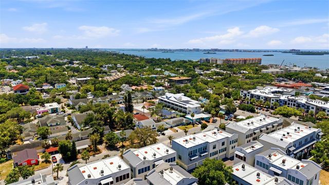 946 HIGHLAND AVENUE 16, Dunedin, FL 34698