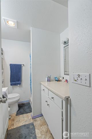 212 E Jefferson Street, Napavine, WA 98565