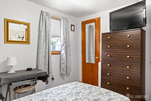 1147 Passaic Avenue, Linden, NJ 07036