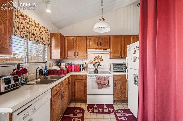 921 N Candlestar Loop, Fountain, CO 80817