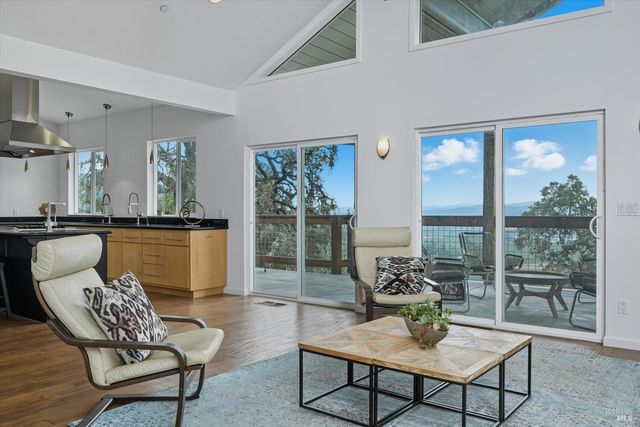 31000 Pine Mountain Rd, Cloverdale, CA 95425