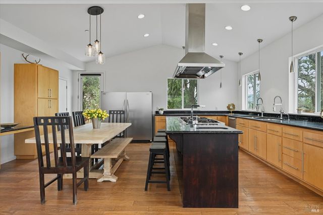 31000 Pine Mountain Rd, Cloverdale, CA 95425