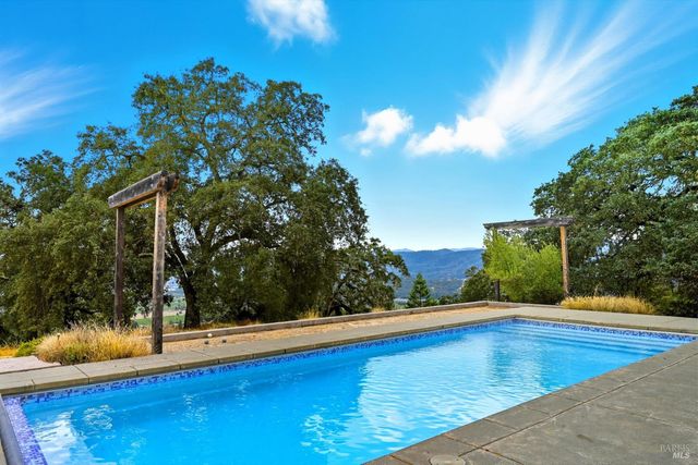 31000 Pine Mountain Rd, Cloverdale, CA 95425