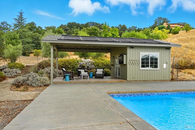 31000 Pine Mountain Rd, Cloverdale, CA 95425