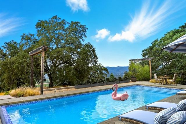 31000 Pine Mountain Rd, Cloverdale, CA 95425