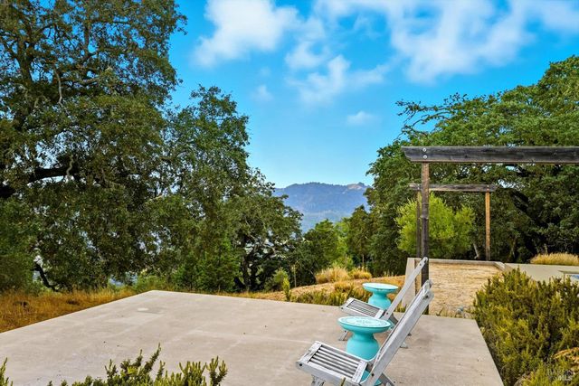 31000 Pine Mountain Rd, Cloverdale, CA 95425