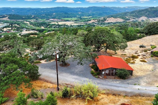 31000 Pine Mountain Rd, Cloverdale, CA 95425