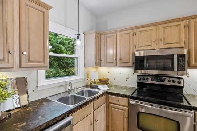 101 Bonnie Briar Ln, Nashville, TN 37212