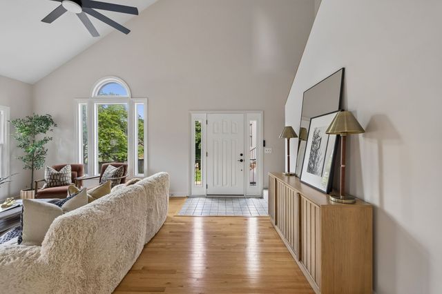 101 Bonnie Briar Ln, Nashville, TN 37212