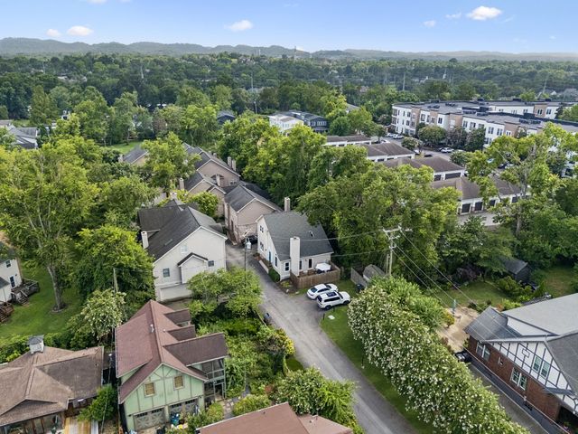 101 Bonnie Briar Ln, Nashville, TN 37212