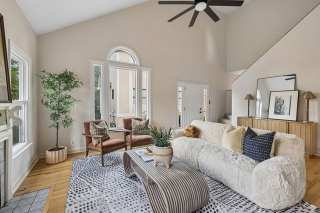 101 Bonnie Briar Ln, Nashville, TN 37212
