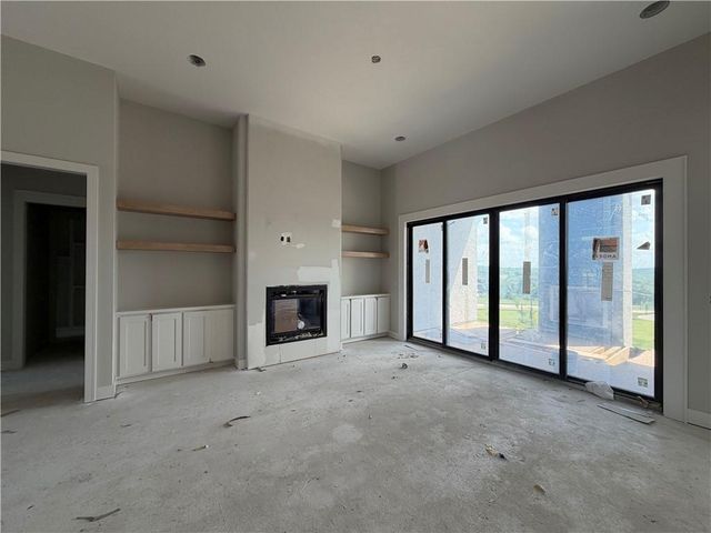 25517 W 114th Terrace, Olathe, KS 66061