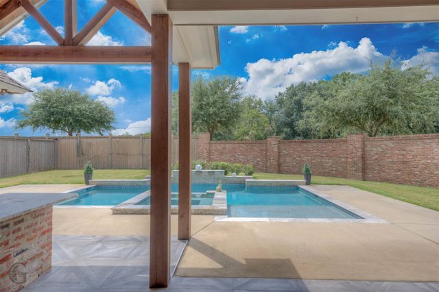 110 Overbrook Lane, Bossier City, LA 71111