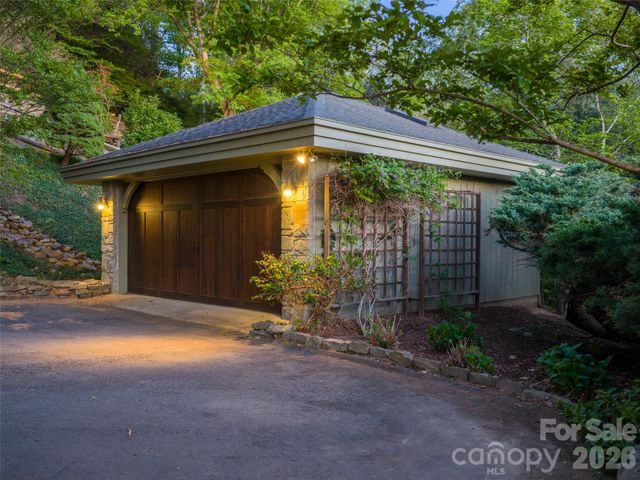 65 Crestwood Road, Asheville, NC 28804