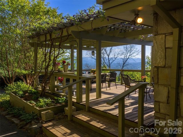 65 Crestwood Road, Asheville, NC 28804